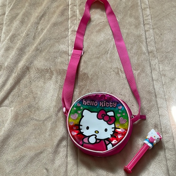Hello kitty purse and Pez - Picture 1 of 7